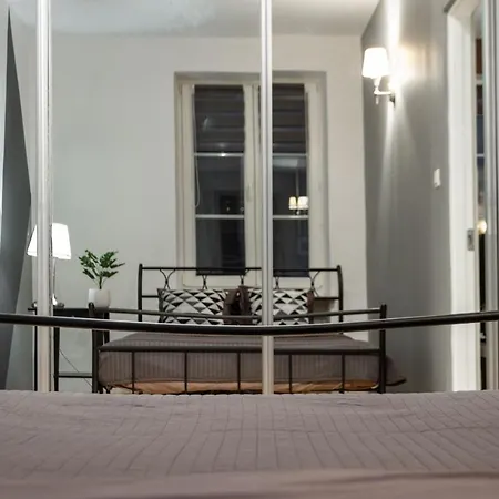 Barbakan Old Town Apartment
